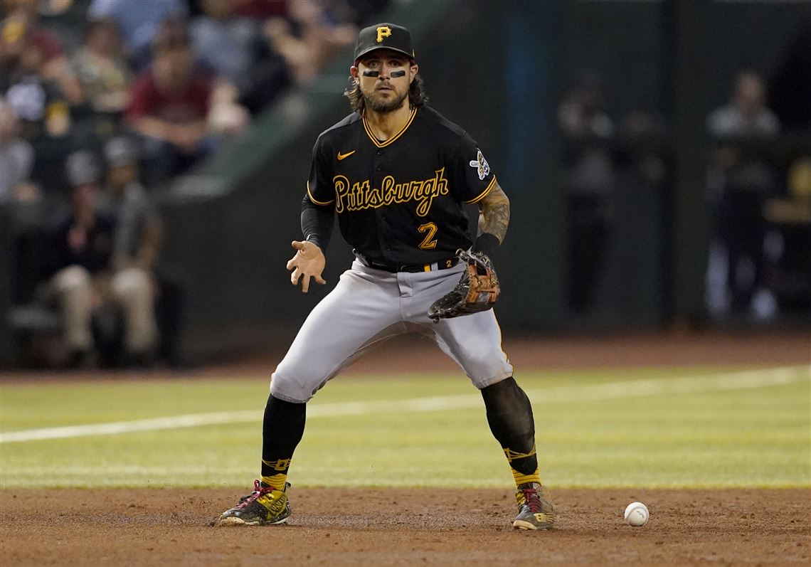 Ugly mistakes, poor offensive effort sink Pirates in 3-0 loss to Diamondbacks