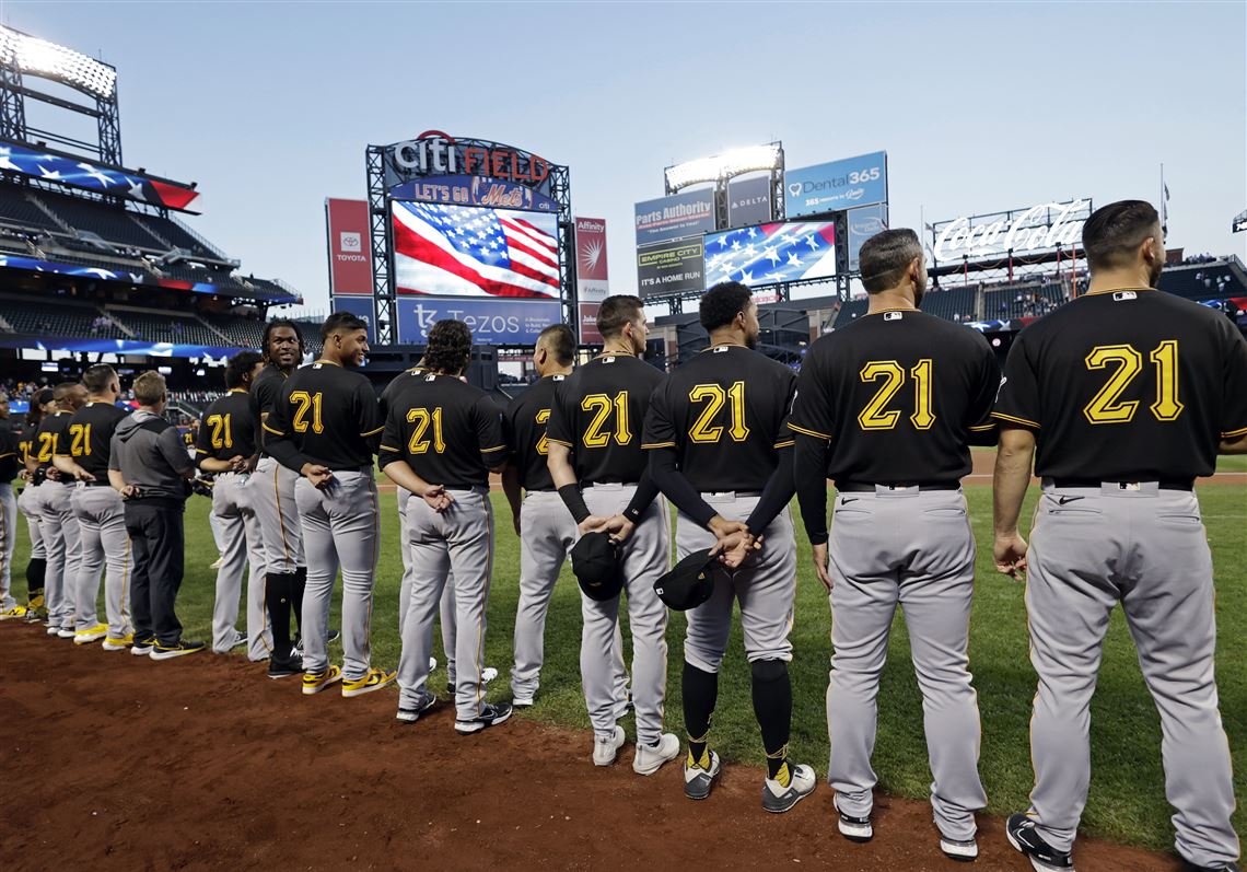 No. 21 all over Pirates-Mets game on Clemente Day