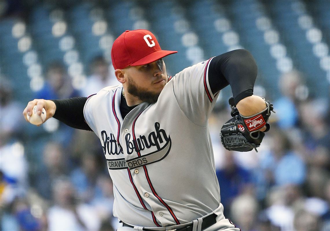 Pirates take series over Brewers in throwback uniforms