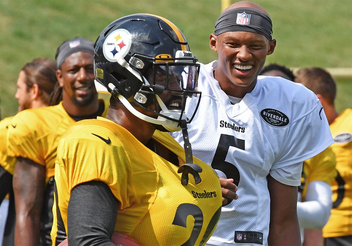 Inside The Steelers Locker Room Cam Munication Is Critical