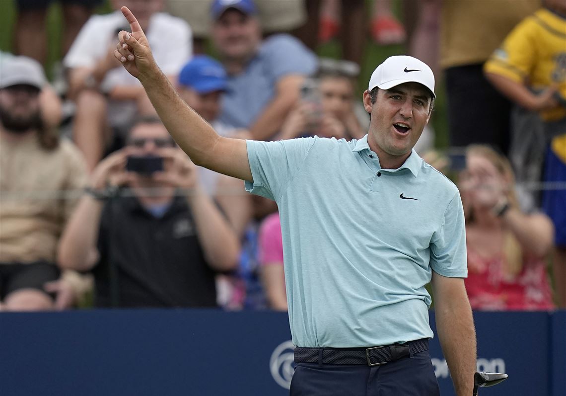 Masters champ Scottie Scheffler threw out the first pitch at the