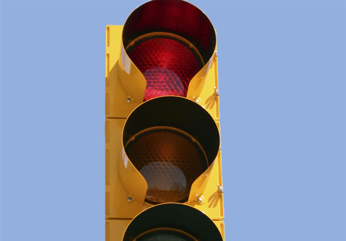 Drivers signal their disregard for others at traffic lights