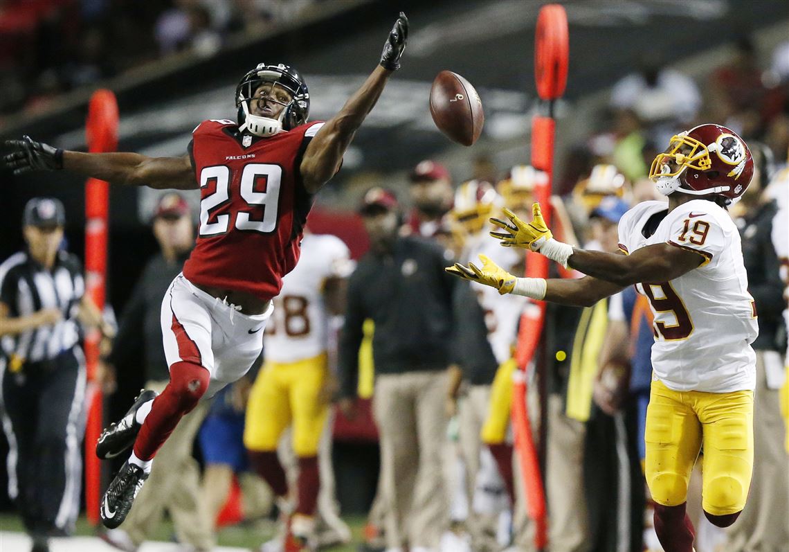 Falcons DB goes from cutting grass at Mel Blount Youth Home to