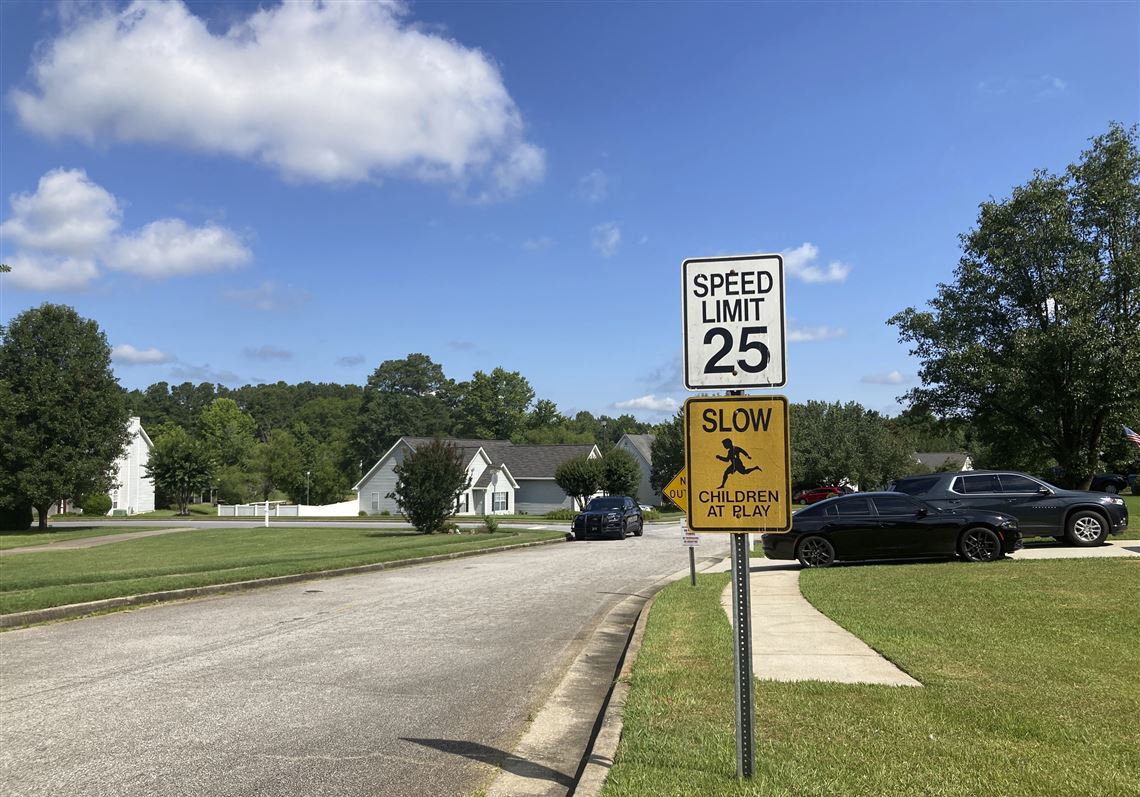 suspect in 4 murders shot and killed, 3 officers wounded