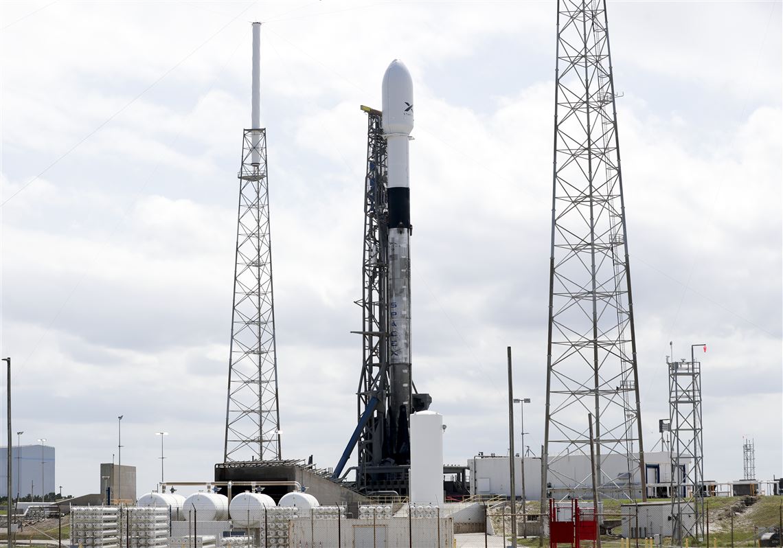 SpaceX has packed 60 satellites onto one rocket to advance its big ...