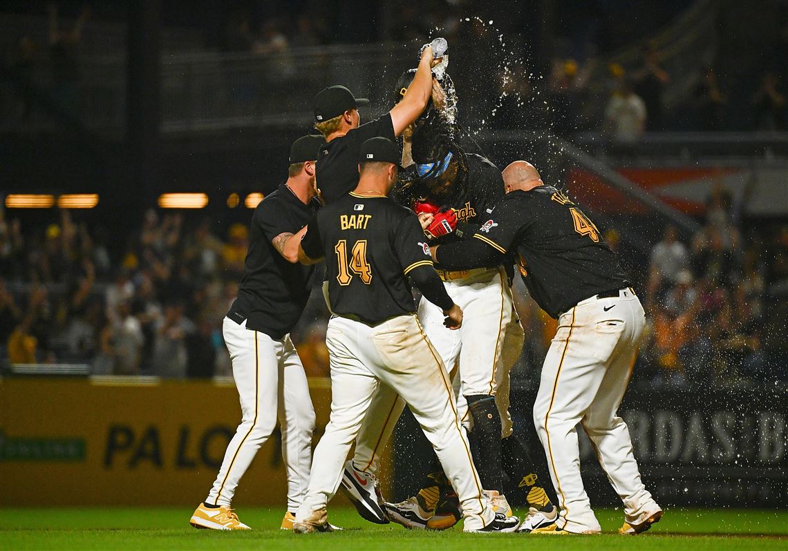 Oneil Cruz walks it off, Pirates claw back for extra-inning victory over  Cardinals | Pittsburgh Post-Gazette