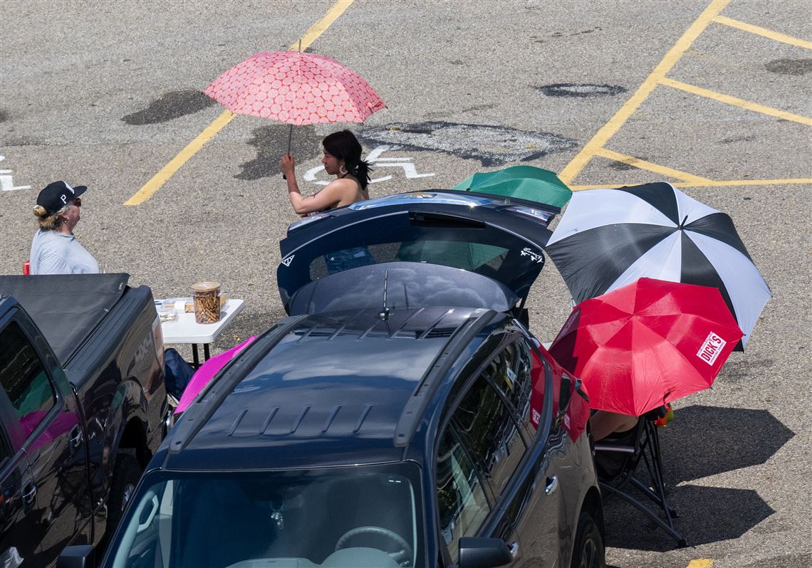 Police: Browns fans went tailgating and left kids home alone