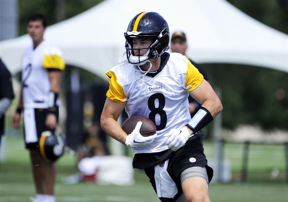 Column  Making the case for Kenny Pickett to be the Steelers' starting  quarterback - The Pitt News