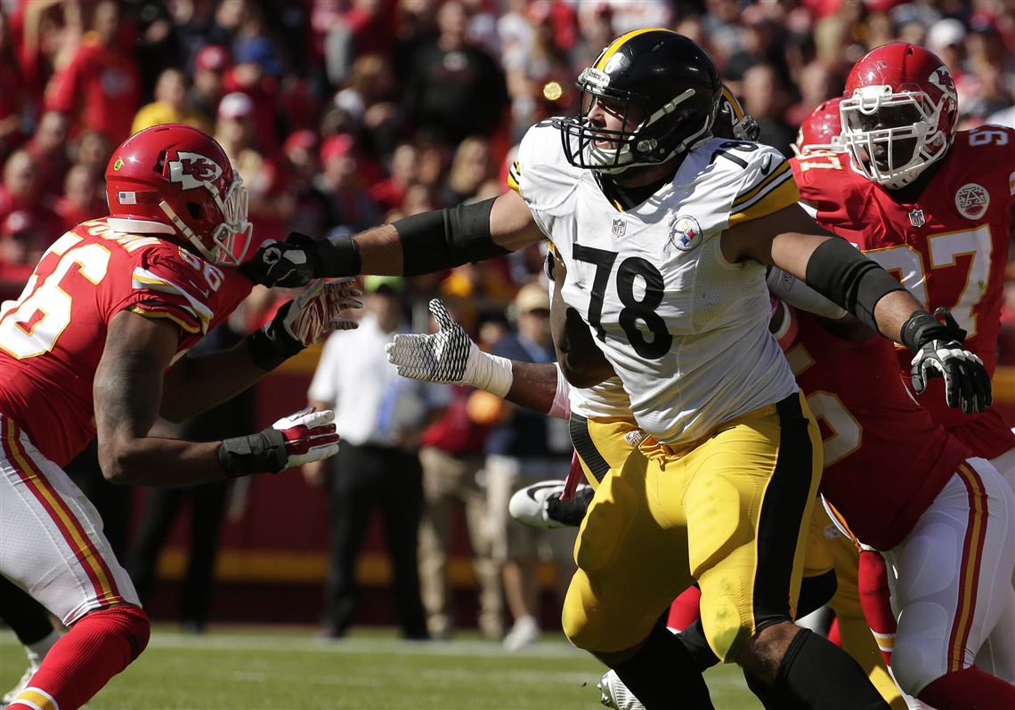 Steelers target Alejandro Villanueva for long-term deal : r/nfl