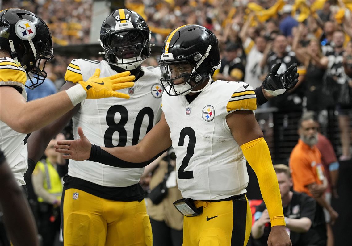 Joe Starkey Justin Fields should keep Steelers' QB job for now