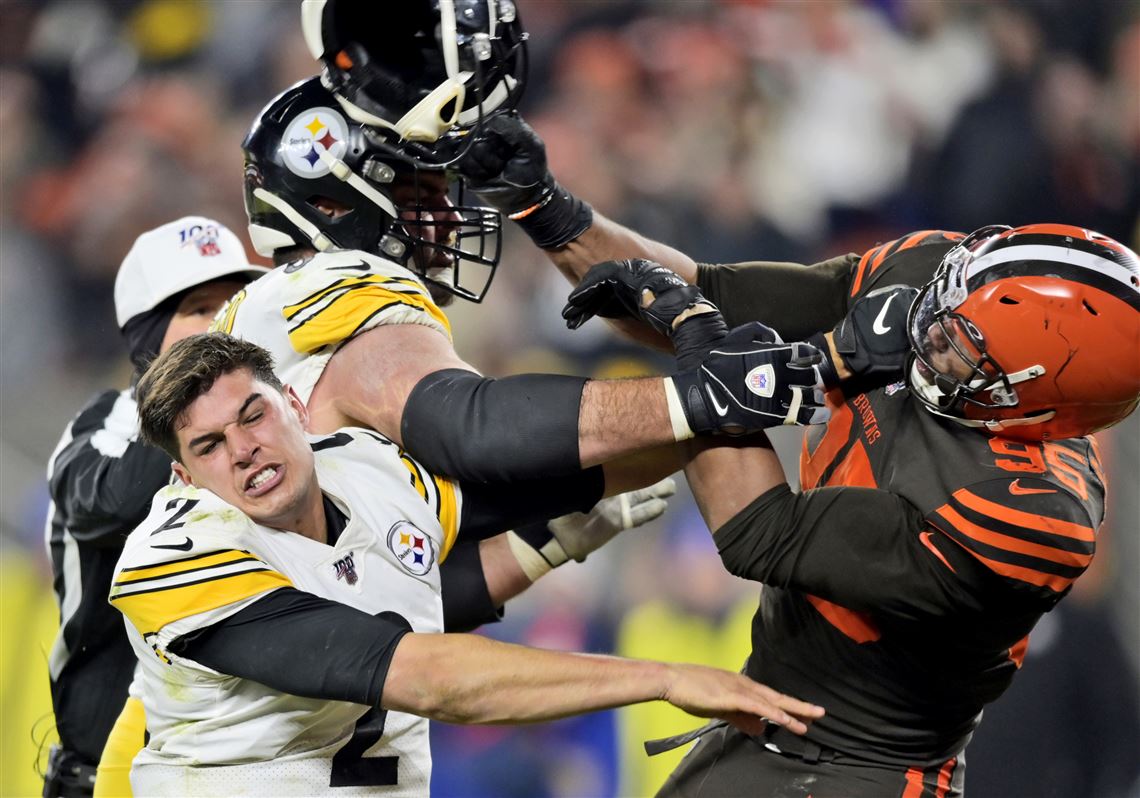 Pittsburgh Steelers stay perfect by routing Cleveland Browns