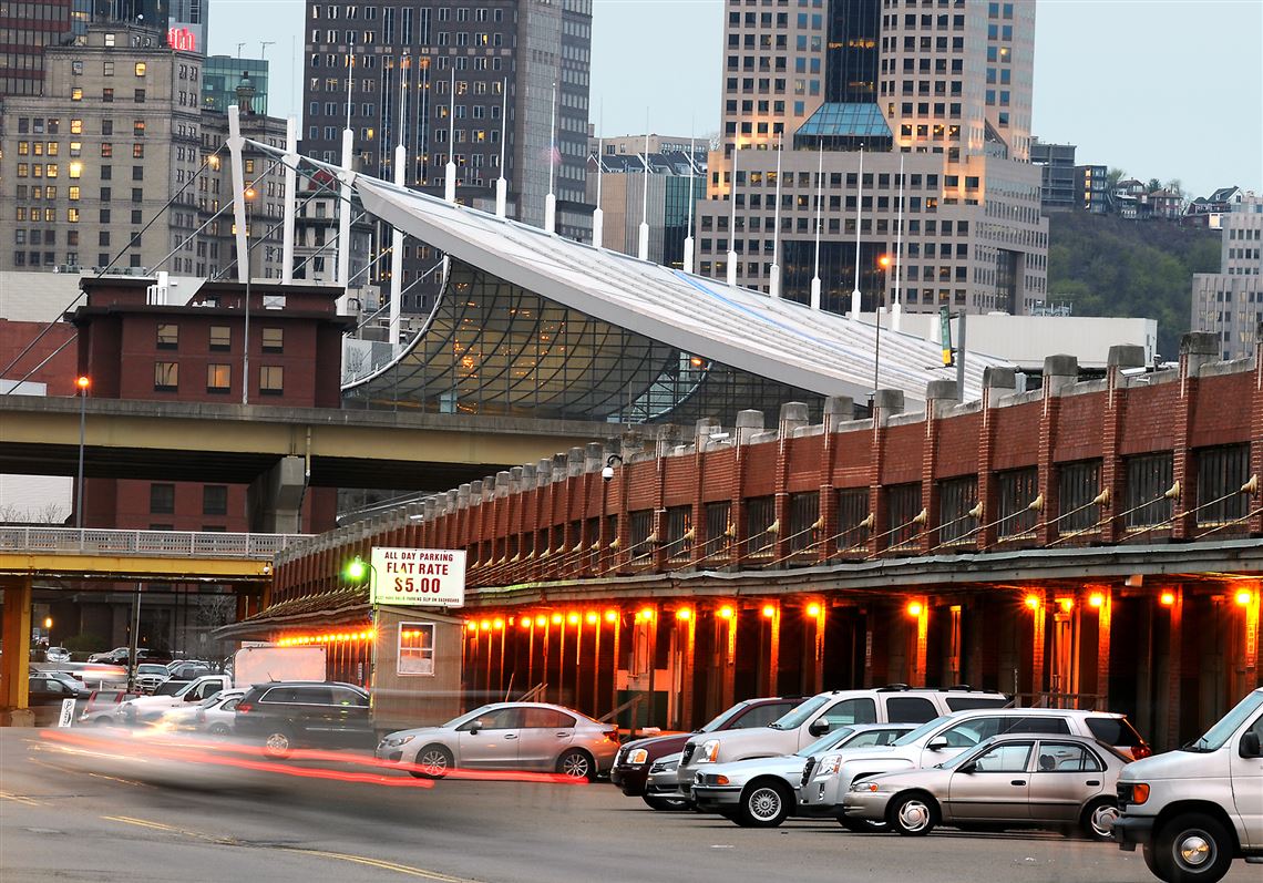 The city’s Urban Redevelopment Authority, which owns the produce terminal, above, brought in Pittsburgh Gateways to work with McCaffery Interests of Chicago after cutting ties with a Pittsburgh developer. 