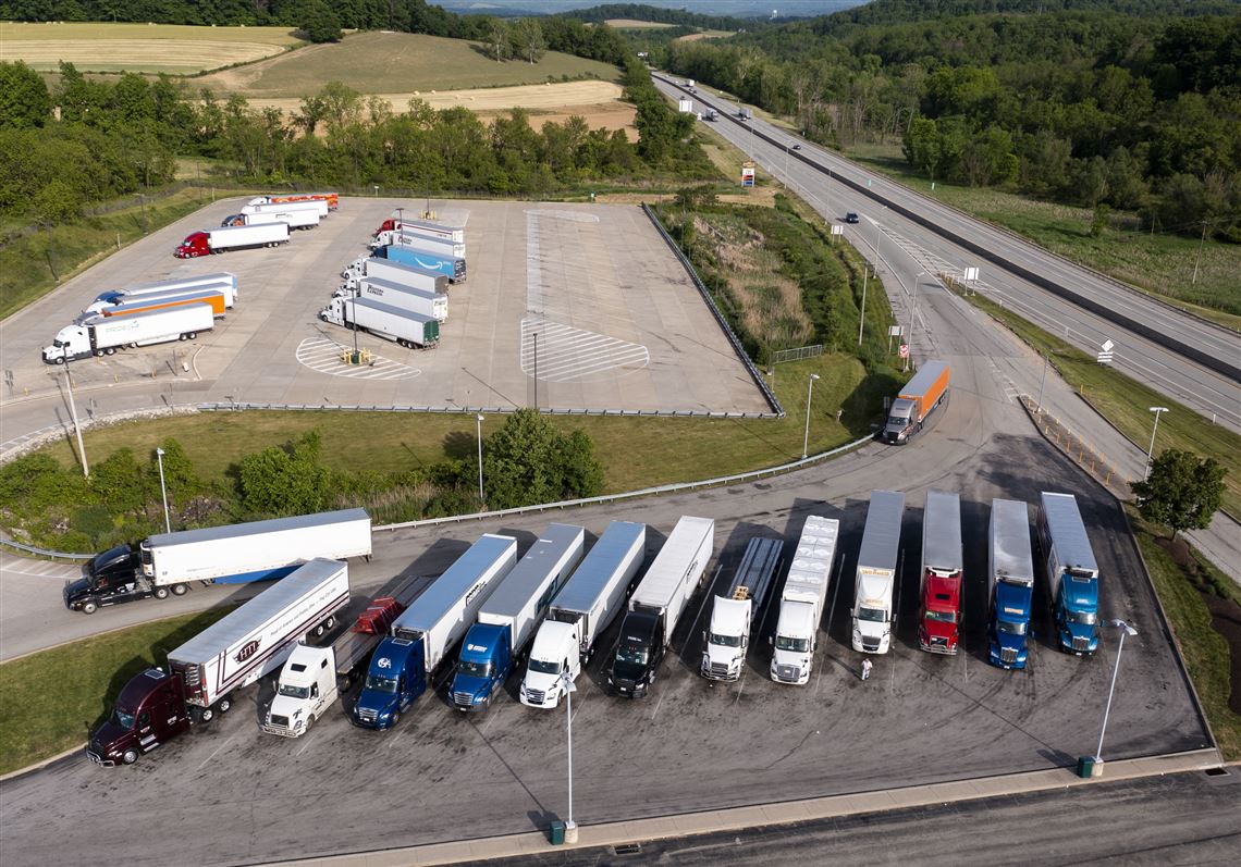 联邦和宾夕法尼亚州官员将注意力转向为疲惫的卡车司机建设更多的停车场