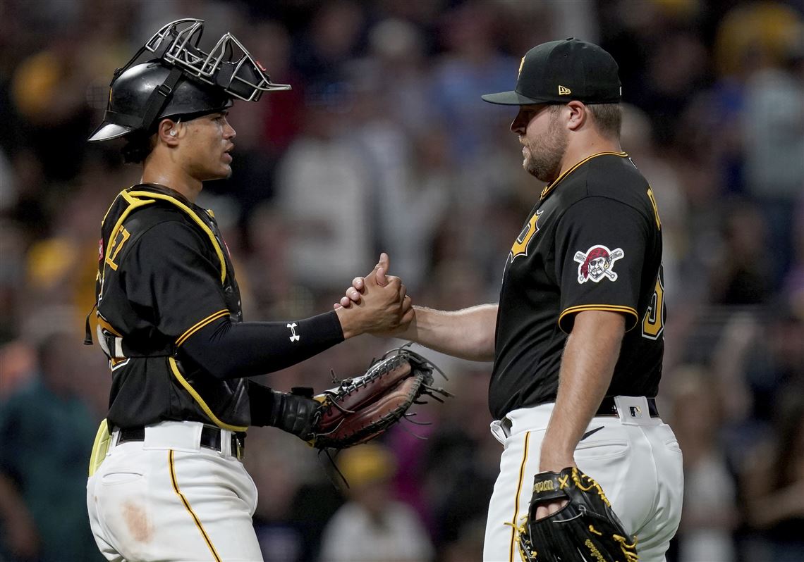 Carlos Santana trade: Pirates send former All-Star to Brewers for shortstop  prospect 