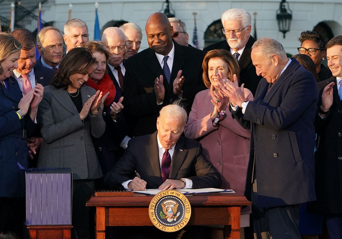 Biden Signs Historic 1 Trillion Infrastructure Deal With Bipartisan Crowd Pittsburgh Post Gazette 4505