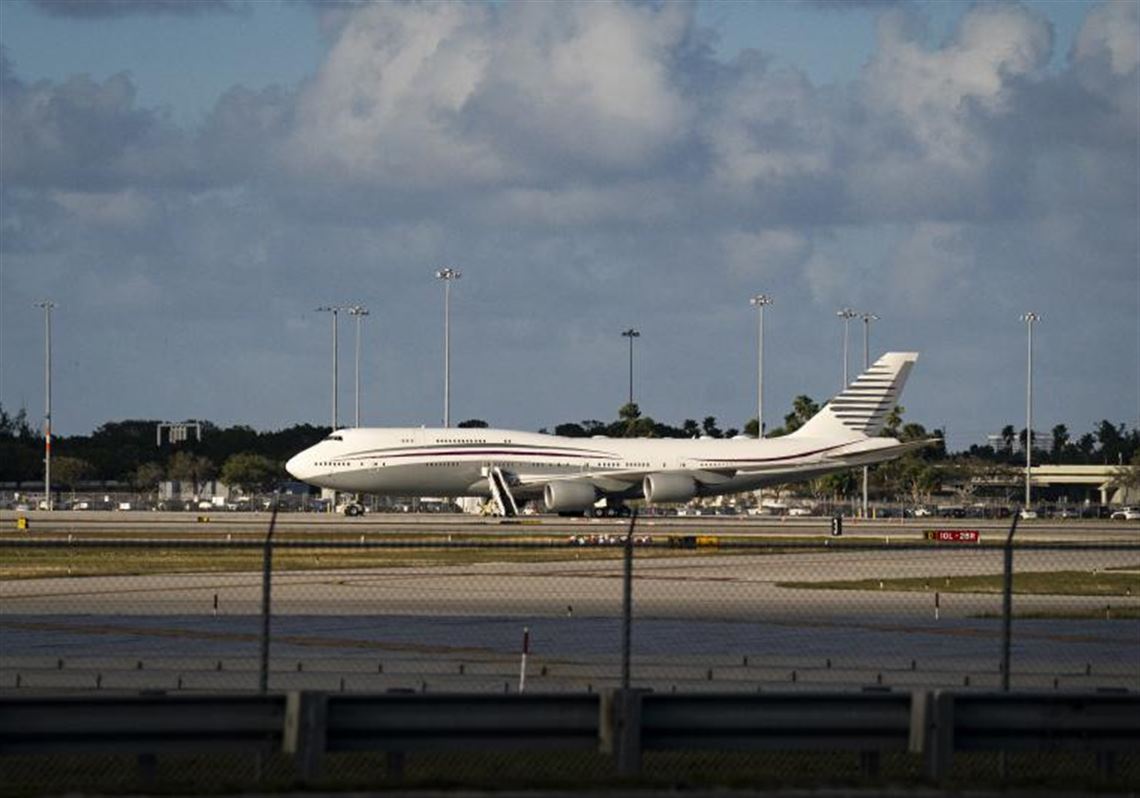 U.S. formally accepts luxury jet from Qatar for Trump