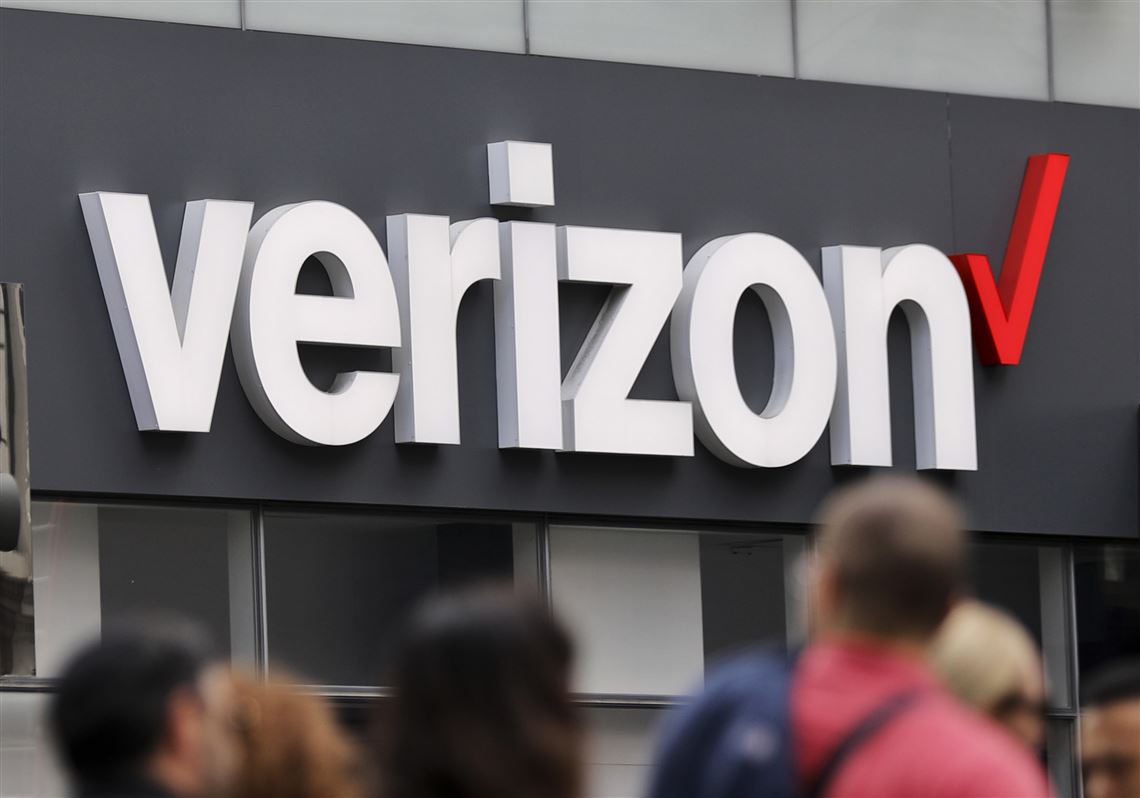 At This Verizon Store Not Owned By Verizon The Staff Sold A Woman