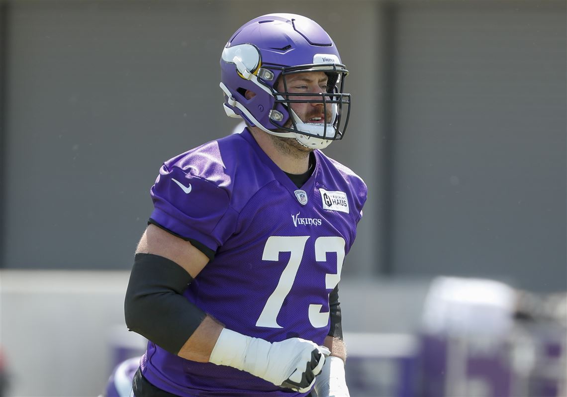 Vikings Sign OL Jesse Davis