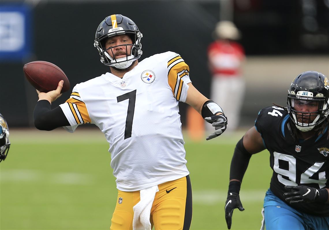 Roethlisberger throws 4 TD passes, Steelers rip Bengals