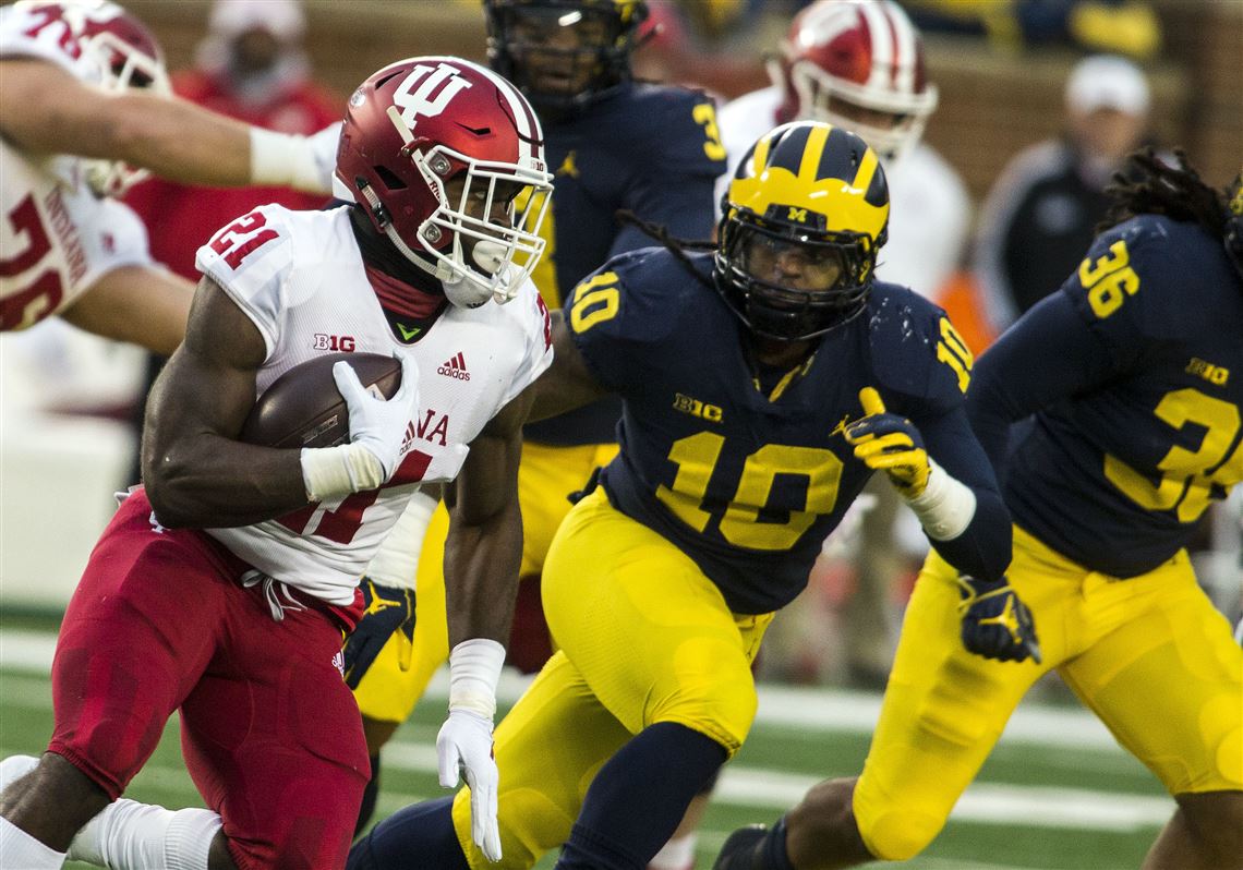 Michigan linebacker Devin Bush Jr. stands out in spring game