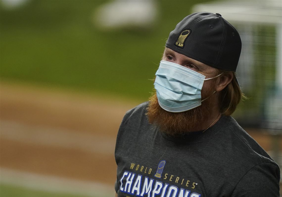 Justin Turner tests positive for coronavirus just before Dodgers