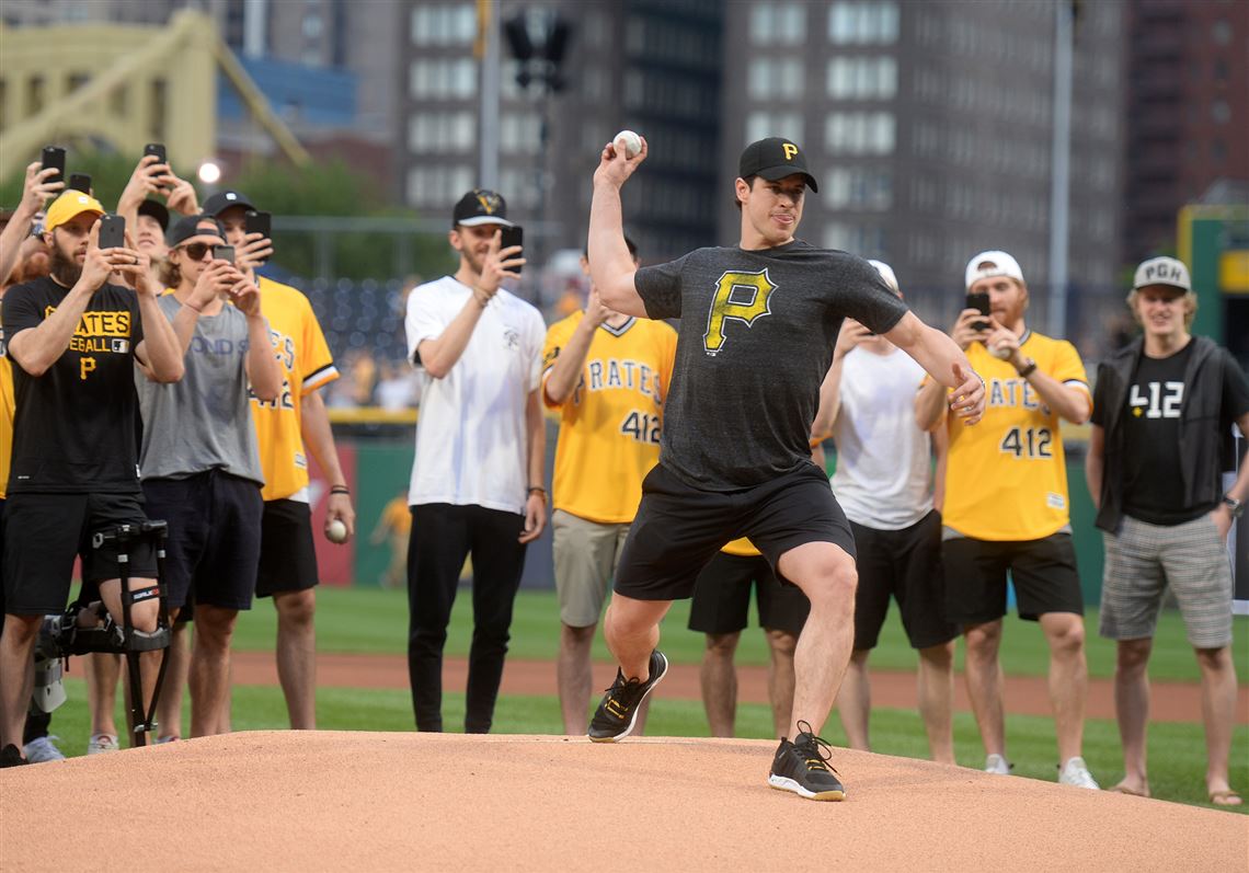 Penguins Take Stanley Cup To Visit With Pirates, Fans At PNC Park