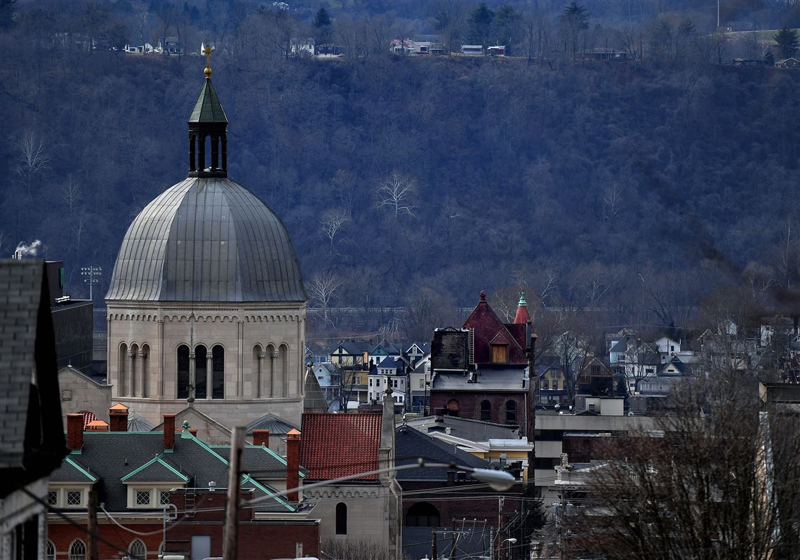 3 priests caught up in scandal involving former W.Va. resign