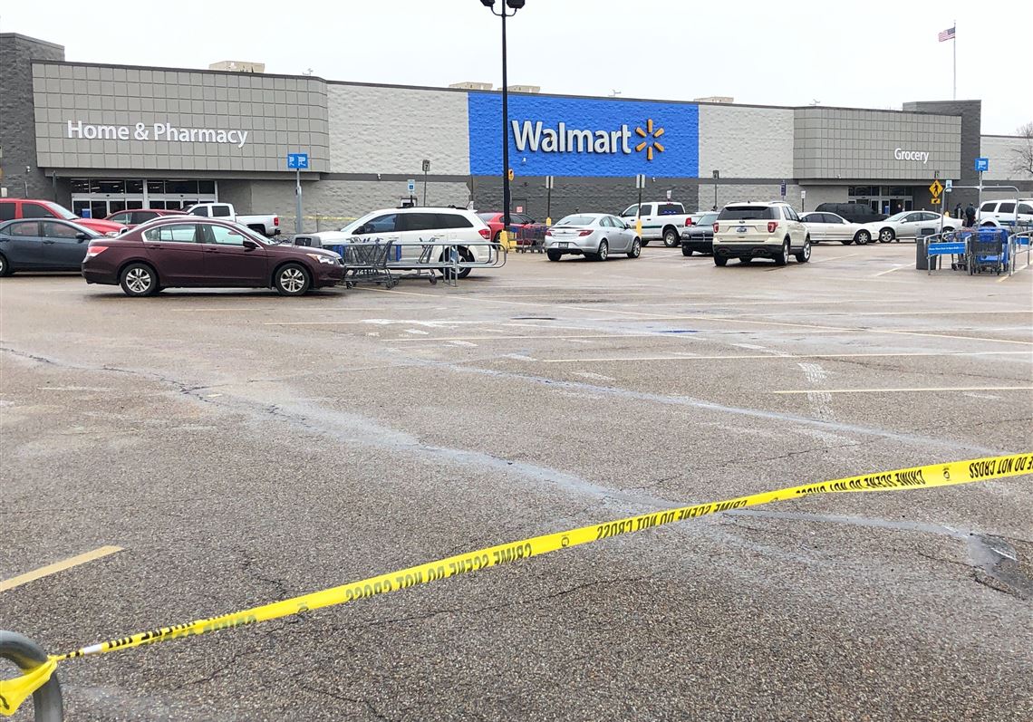 Gunman Dead 2 Officers Hurt In Shooting At Arkansas Walmart   Walmart Shooting Arkansas 1581374349 