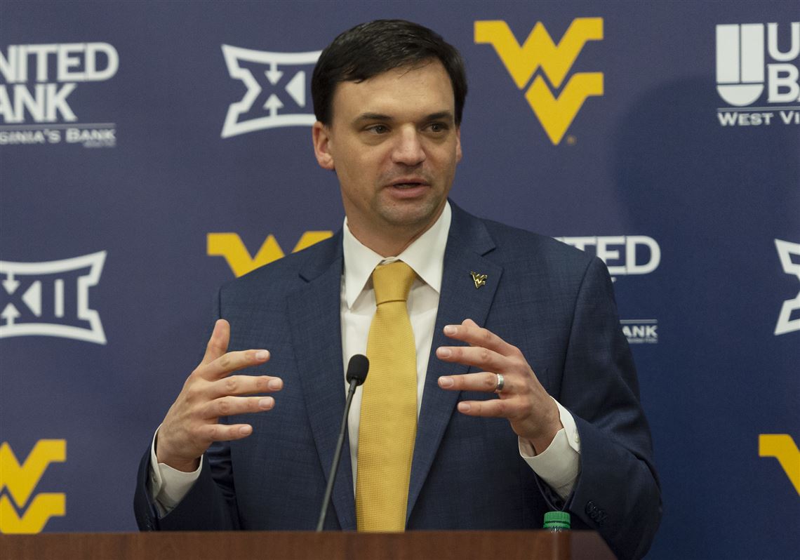 Neal Brown brings lighthearted coaching style to West Virginia | Pittsburgh  Post-Gazette