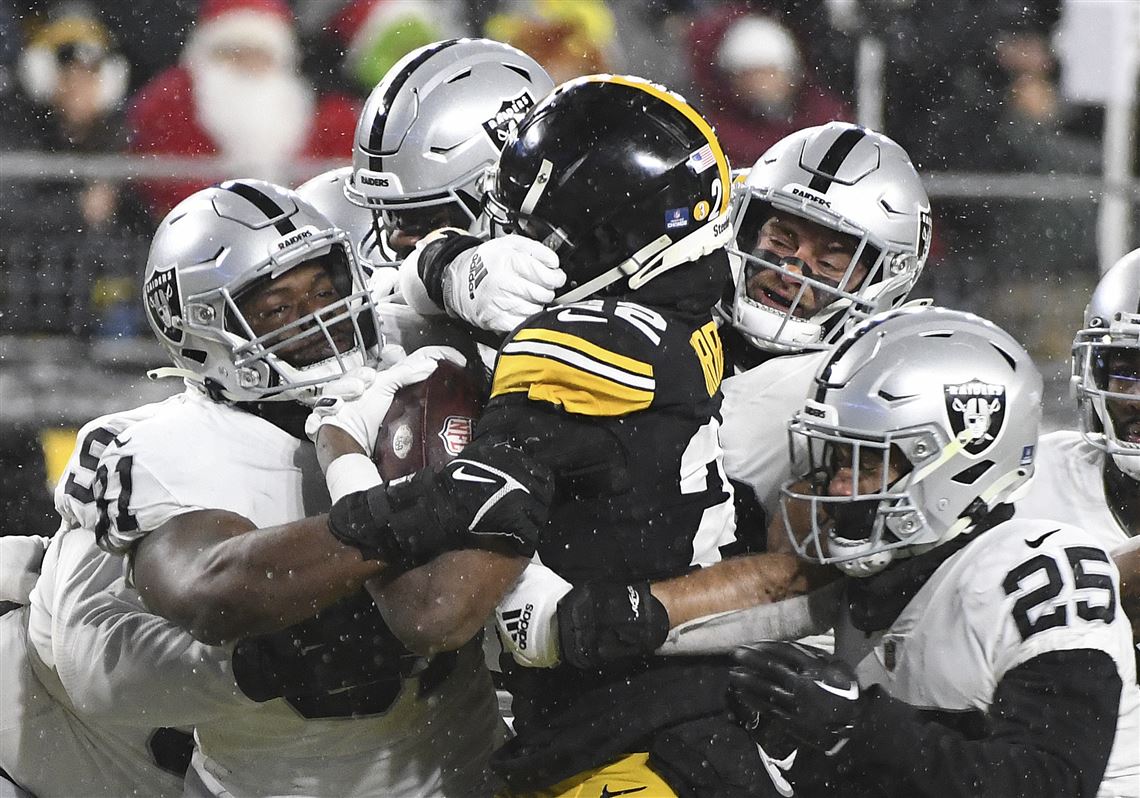 Las Vegas Raiders vs Pittsburgh Steelers - December 25, 2022