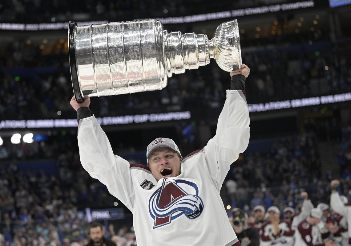 NHL season starts Tuesday, AP predicts Cup winner