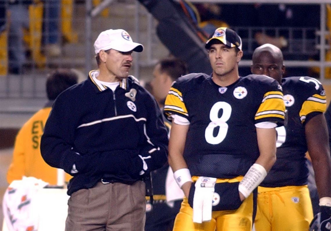 Quarterback Tommy Maddox of the Pittsburgh Steelers prior to a game