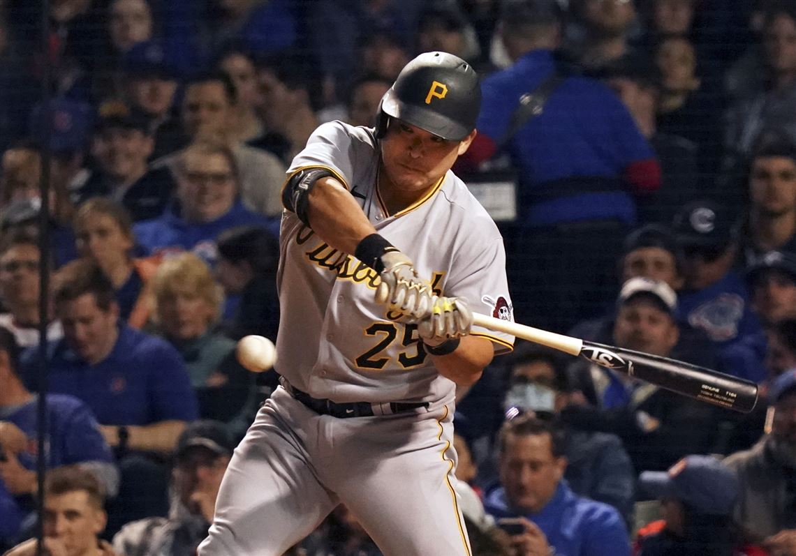 Yoshi Tsutsugo, bullpen help Pirates open Cubs series with wild win
