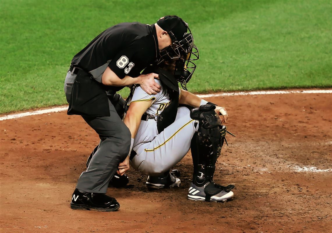 Pirates' Francisco Cervelli passed concussion tests