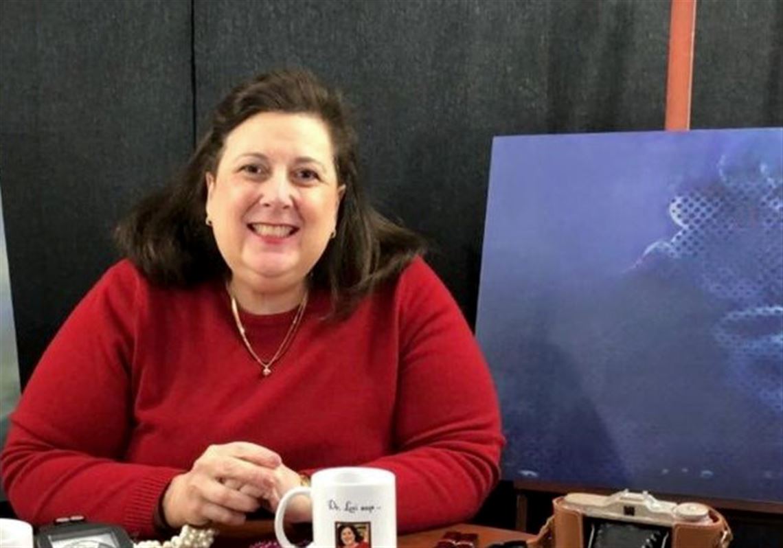 Dr. Lori brings laughs and appraisals to Pittsburgh Home & Garden Show