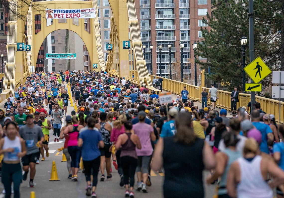 More than 4,100 show up for 10th annual EQT Pittsburgh 10 Miler