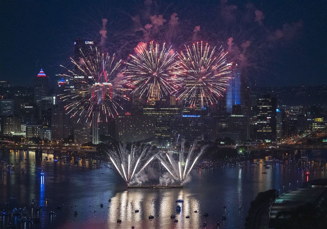 Old Navy Goes Purple This Fourth of July to Signify Unity Between Red and  Blue America