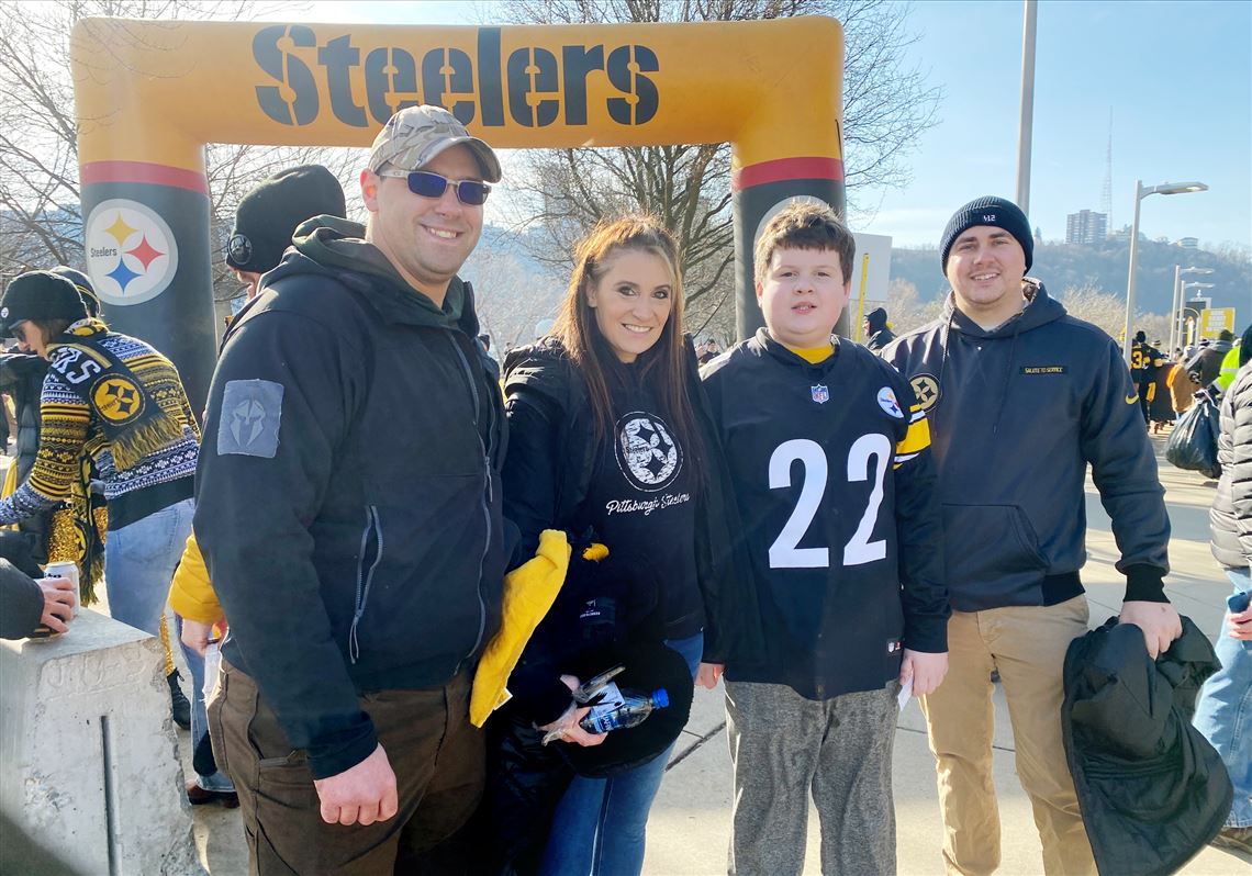 When a 'Grinch' struck, Pittsburgh police and the Steelers made it right