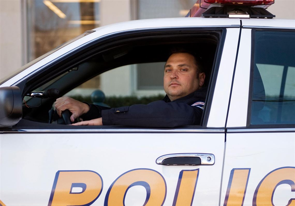 U.S. Capitol Police officer pleads not guilty to obstruction of justice ...