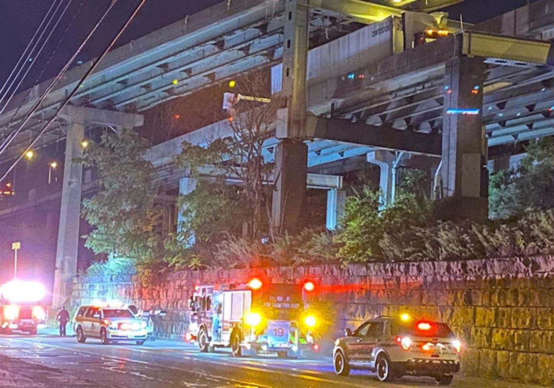 Construction worker dies after fall from Parkway East overpass