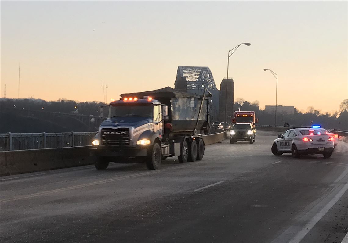 TRAFFIC McKees Rocks bridge reopens after multivehicle crash