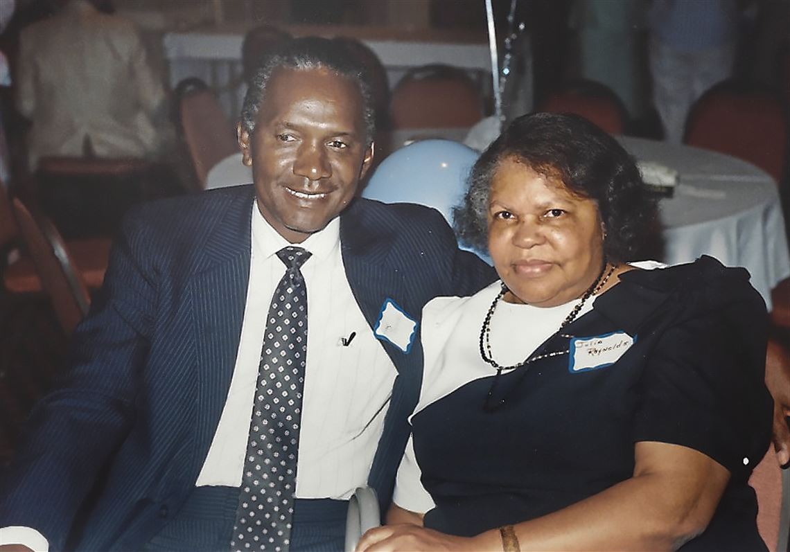 Obituary: Henry Reynolds / 'An entrepreneurial soul' led to jobs as educator, barber and airline ticket agent