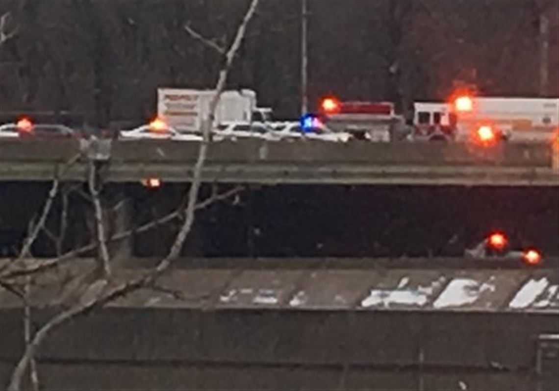 Parkway East outbound shut down after fatal multi-vehicle crash near Downtown
