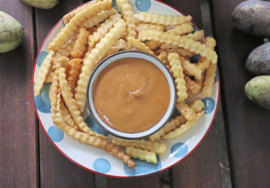 Pawpaws pair with bananas for a spicy-sweet dipping ketchup that also can be used as a barbecue sauce.  