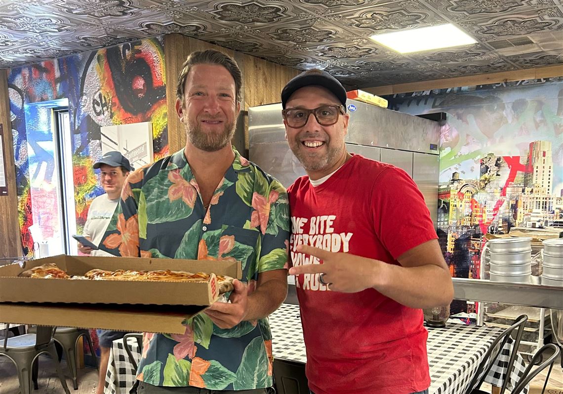 David Portnoy eats pizza in Pittsburgh, and the hype commences