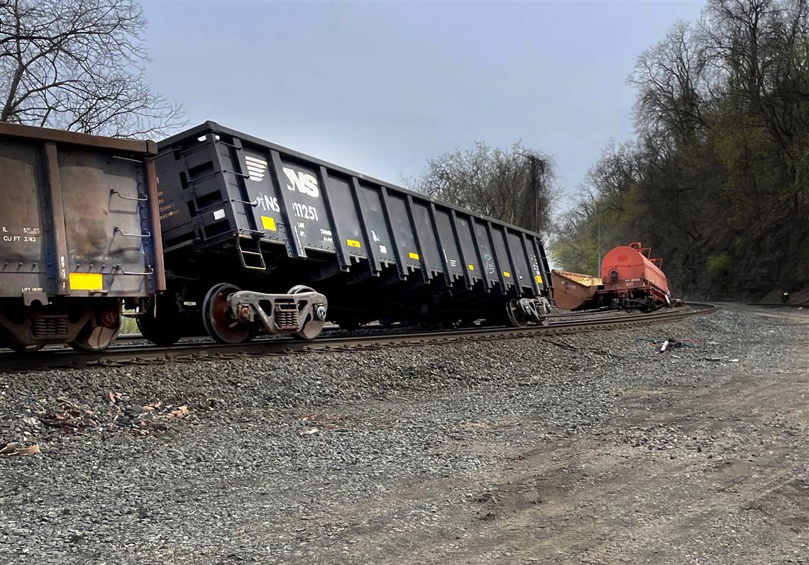 Train cars derail near West Carson Street Pittsburgh PostGazette