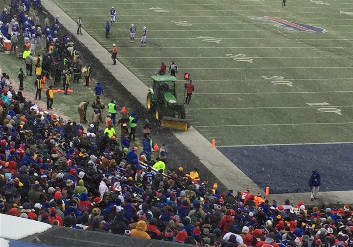 Rubber pellets on field delay Steelers vs. Bills game