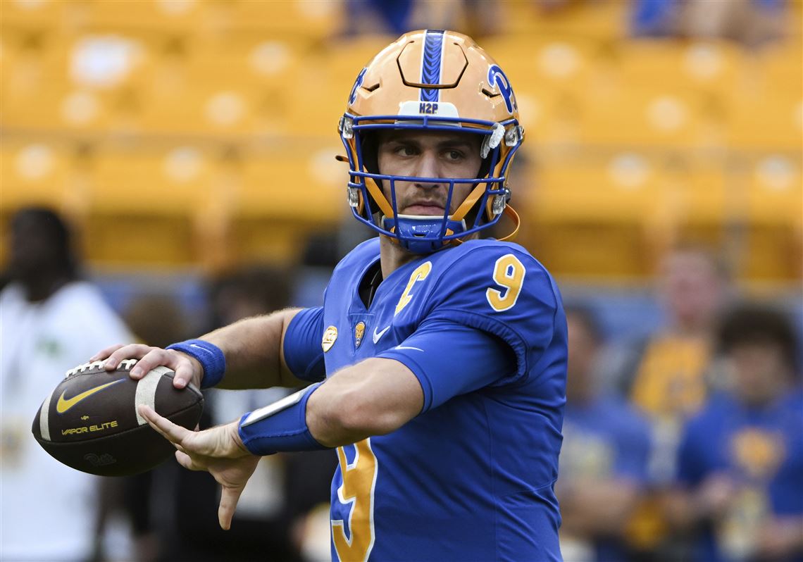 Panthers keep hometown QB around in PFF's 2022 mock draft