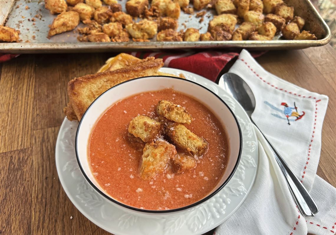 Homemade Roasted Tomato Soup with Fresh Tomatoes - Familystyle Food