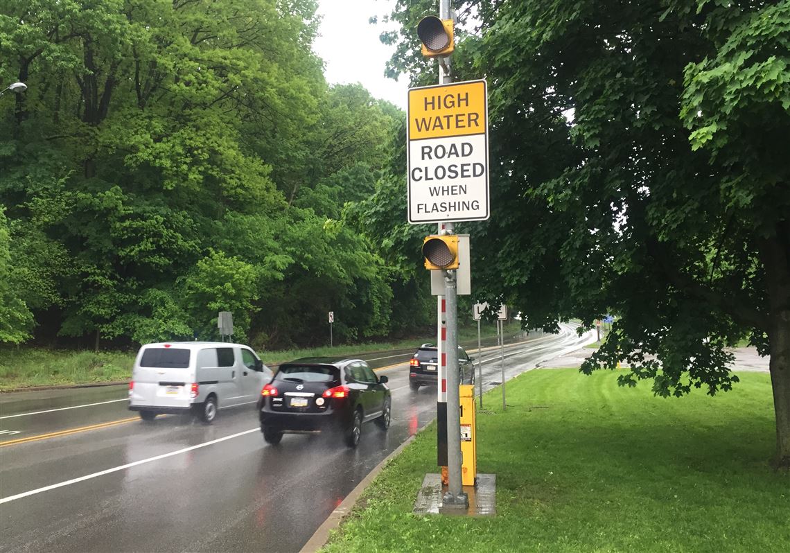 Van crash knocks out Washington Boulevard floodgate system